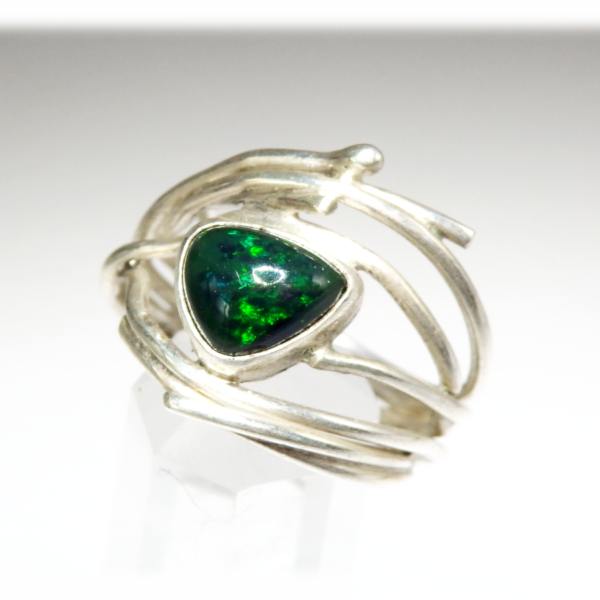 Bague design Opale noire et verte Argent massif T55