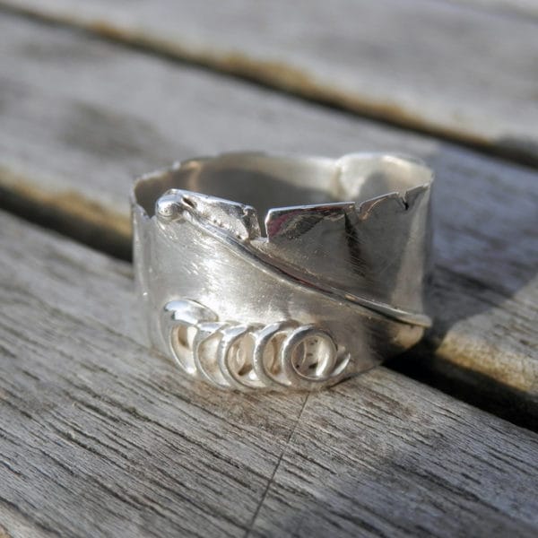 Bague design en argent massif, originale et contemporaine