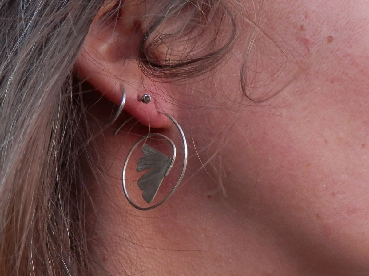 boucles_oreilles_creoles_spirales_argent_feuille_ginko_5.jpg