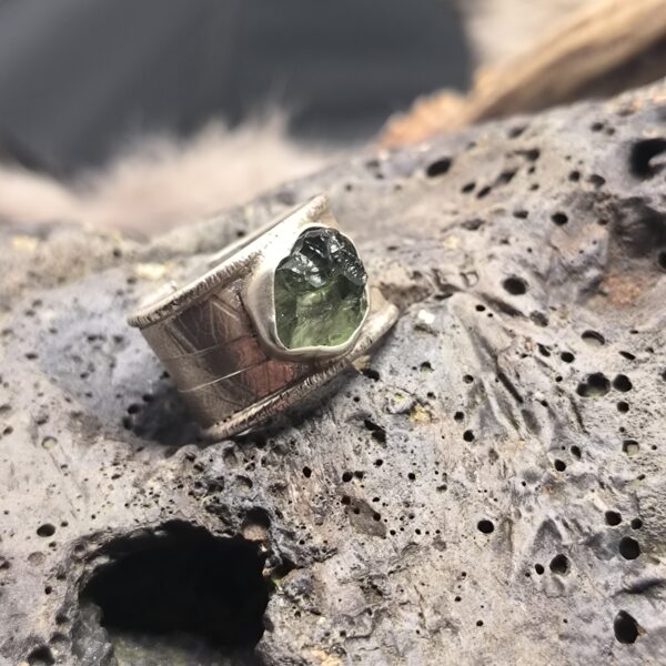 Bague en moldavite, argent massif, Taille 57