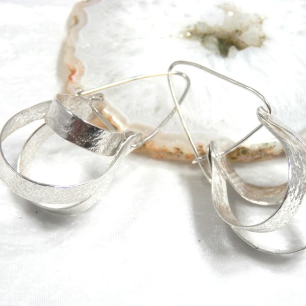 Boucles d'oreilles design, texturées, Argent massif
