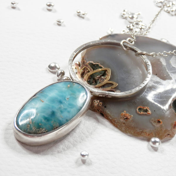 Collier Lotus Larimar Argent massif et laiton