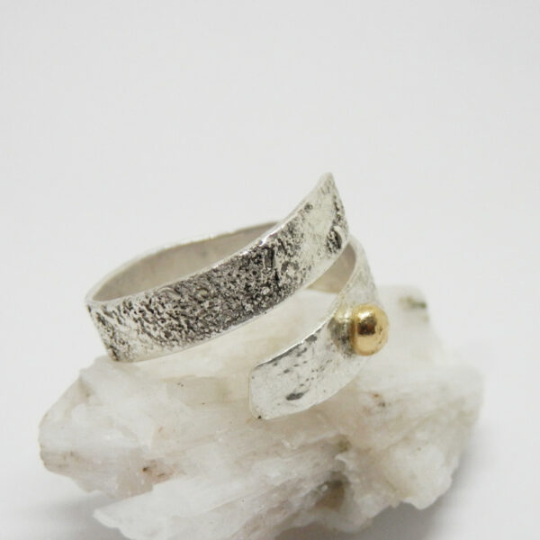 Bague bandeau brute argent et or