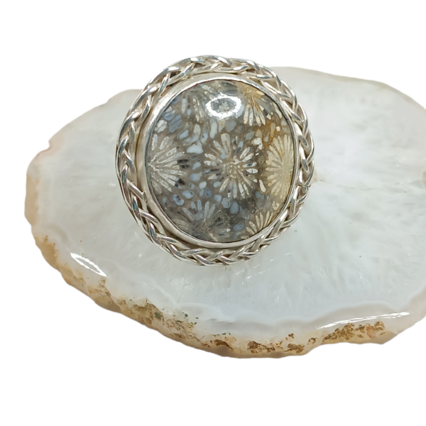 Bague ajustable fossile de corail noir argent