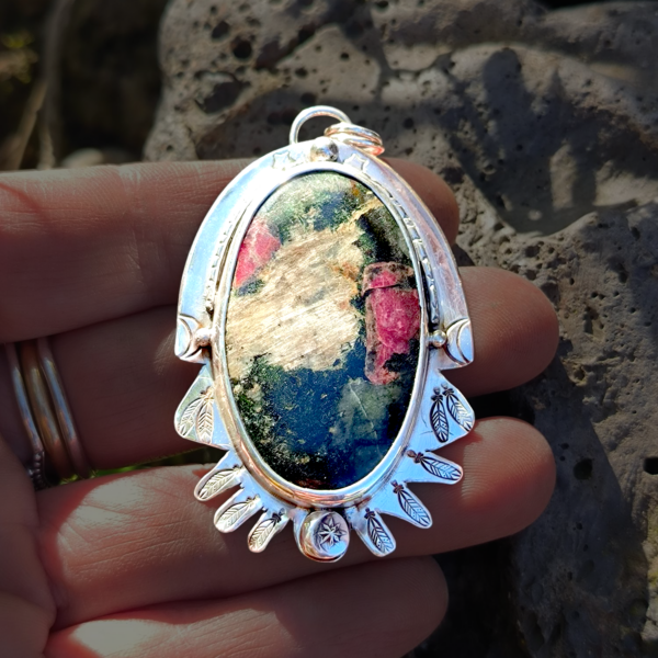 Pendentif Eudialyte massif argent massif